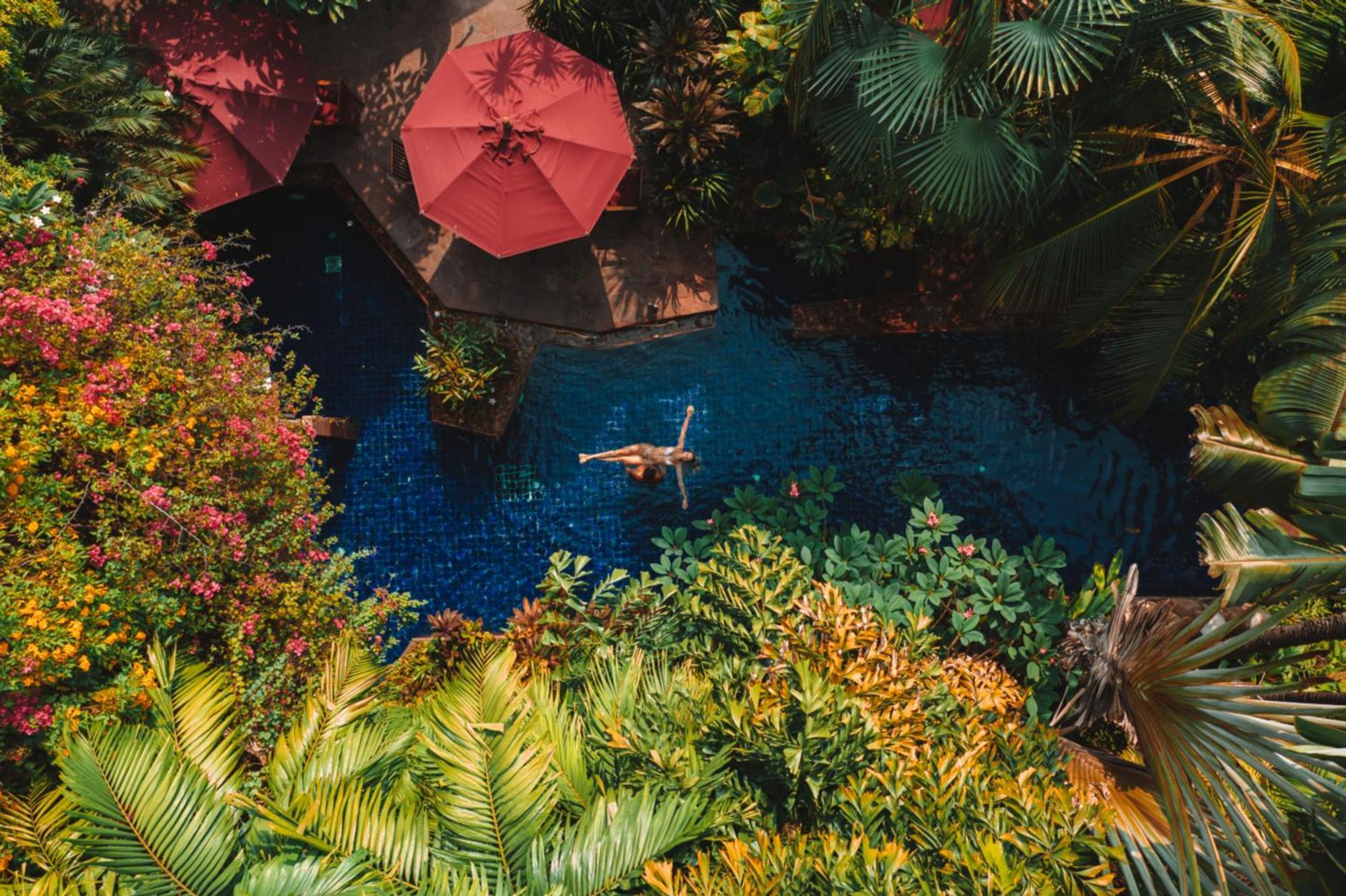 素坤逸喜来登大酒店-奢华精选 曼谷 外观 照片 The pool at the hotel